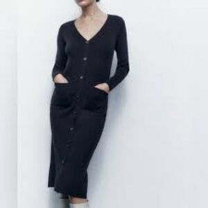 Zara Elegant Navy V-Neck Dress